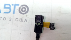 Кабель USB центральной консоли Tesla Model 3 18-23 сломана защелка