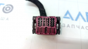 Фишка на блок ECU компьютер двигателя Audi A6 C8 19-20 3.0T сиреневая