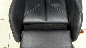 Водительское сидение Audi Q3 83A 19-23 с airbag, S-Line, электрическое, механическая подпорка коленей, подогрев, кожа черная, вставки алькантара, белая строчка, царапины на пластике, под чистку