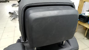 Пассажирское сидение Audi Q3 83A 19-23 с airbag, S-Line, электрическое, механическая подпорка коленей, подогрев, кожа черная, вставки алькантара, белая строчка, царапины на пластике, под чистку