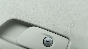 Перчаточный ящик, бардачок Chrysler Pacifica 17-26 серый, царапины, надломано крепление, трещины в креплении