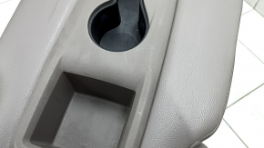 Задний ряд сидений 2 ряд центральное Chrysler Pacifica 17-22 механический, ткань, коричневая, под чистку, царапины на пластике