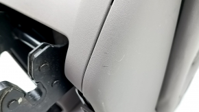 Задний ряд сидений 2 ряд центральное Chrysler Pacifica 17-22 механический, ткань, коричневая, под чистку, царапины на пластике