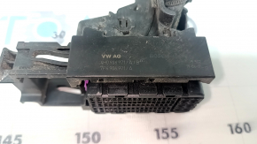 Фишка на блок ECU компьютер двигателя левая Audi Q3 83A 19-25 2.0T