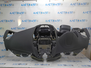 Торпедо от Ford C-Max, трещина в креплении и сломанная планка.