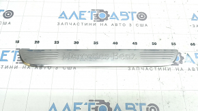 Накладка порога передня права зовнішня Mercedes W213 E 300/350 17-23 хром, подряпини