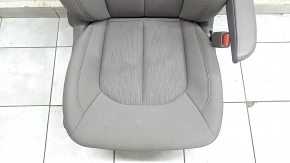 Крапления и потертости на сиденье Chrysler Pacifica 2017-2020