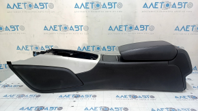 Консоль центральная подлокотник и подстаканники Audi A6 C7 12-18 черн, с серой вставкой, надрыв, царапины
