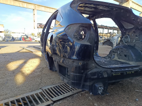 Вид кузова в области заднего колеса автомобиля Lexus RX 2010-2015 на фото