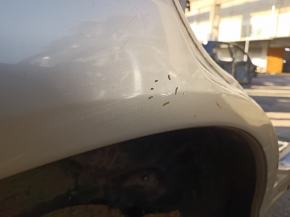 Царапины на задней правой четверти кузова Lexus RX300 RX330 RX350 RX400h 04-08.