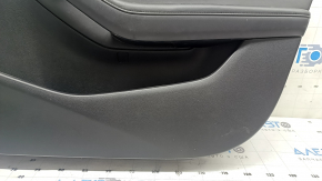 Обшивка двери карточка передняя правая Mazda 3 19-21 4d кожа черная, Mexico built, подлокотник кожа черный, вставка хром "Bose", молдинг хром, с ручкой, царапины, под чистку