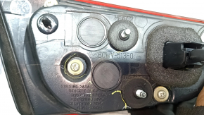 Фонарь внутренний крышка багажника правый Mazda 3 19-22 4d тип 1, царапины