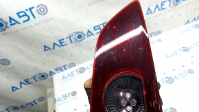 Фонарь внутренний крышка багажника правый Mazda 3 19-22 4d тип 1, царапины