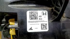 Фонарь внешний крыло правый Honda Accord 18-22 царапипны
