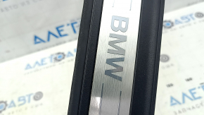 Накладка порога зовнішня передня права BMW 5 G30 17-23 хром, подряпини, відклеїлася накладка