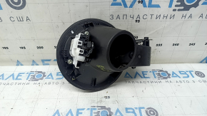 Лючок бензобака в сборе с корпусом Mazda 3 22-26 4d с замком, Mexico built, сломано крепление