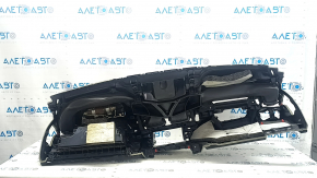 Торпедо передняя панель с AIRBAG BMW 5 G30 21-23 черная, ржавый пиропатрон