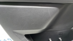 Обшивка дверей картка ззаду ліва Toyota Highlander 20-22 зі шторкою, з ручкою, шкіра чорна, вставка чорна, підлокітник шкіра чорна, подряпини, під чистку, вицвіла шкіра
