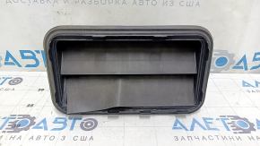 Щиток вентиляції лівий Toyota Highlander 20-26 надірвані кріплення шторки