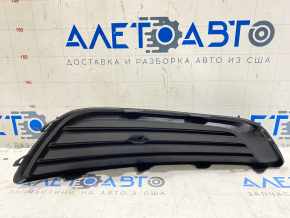 Решетка бампера правая Ford Focus mk3 15-18 рест, структура, без птф