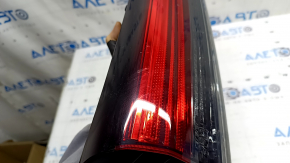 Фонарь внутренний дверь багажника левый Toyota Highlander 20-23 LED, песок