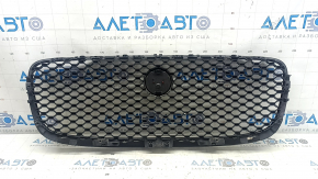 Решетка радиатора grill Jaguar F-Pace X761 17-20 с эмблемой, черный глянец, песок
