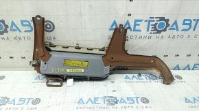 Кронштейн подушки безопасности для Toyota Camry V50 2012-2014, с дефектами, требует внимания перед установкой.