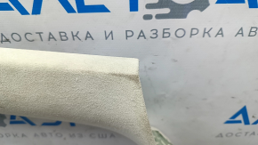 Деталь задней правой двери Tesla Model X, видно небольшое повреждение на краю.