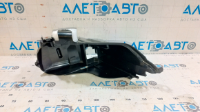 Кронштейн фари правий Audi Q7 4L 10-15