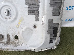 Корыто багажника Mazda 3 19-26 4d FWD высверлено, примята