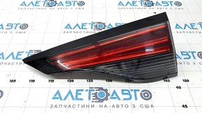 Ліхтар внутрішні двері багажника правий Toyota Sienna 23-26 LE, XLE, Woodland, плями під склом