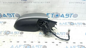 Деталь со стороны подключения для Toyota Sienna, видимы повреждения на корпусе и частично отсутствующие элементы.