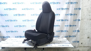 Водительское сиденье Nissan Versa 12-15 без airbag, механическое, ткань черная, под чистку