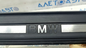 Накладка порога внешняя передняя правая BMW 5 F10 11-16 черная с хром, отсутствует хром накладка B,W, царапины, сломаны крепления