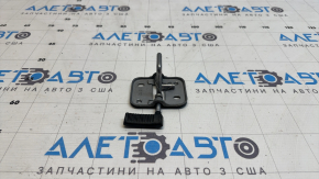 Гачок замка капота VW Passat 20-22