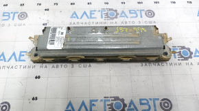 Деталь подушки airbag колена водителя с видимой потертостью и повреждениями, для Mercedes C-class W205 15-21.