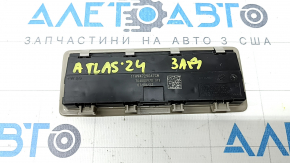Плафон освещения задний VW Atlas 21-26 серый без панорамы