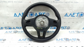 Руль для Mercedes C-class W205 15-21, крупный план задней части, заметные потёртости.