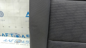 Деталь спинки сидения Kia Niro, видно несколько царапин.