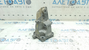 Кронштейн подушки двигуна правий Mercedes C-class W205 300 19-21 AWD