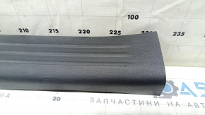 Накладка порога передняя правая Mazda CX-5 17-25 черная, царапины