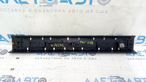 Накладка порога передня права Lincoln MKC 15-19 чорна без підсвічування, подряпини, надлом кріплення