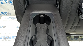 Купе в подлокотнике Lincoln MKC с местом для стаканов
