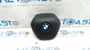 Подушка безопасности airbag в руль водительская BMW 5 G30 17-23 черная, кожа, коррозия на эмблеме, царапины