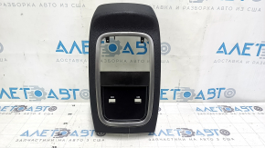 Накладка центральної консолі задня Lincoln MKC 15-19 чорна, під USB, подряпина, тріщина