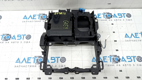 Бокс карман центральной консоли BMW X5 G05 2019-2026 годов, демонстрирующий состояние детали.