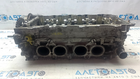 Головка блока цилиндров Toyota Camry 2012 года, расположение клапанов.