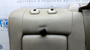 Дефект на верхней части спинки сиденья Ford Escape, вид сверху.