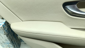 Состояние подлокотника обшивки задней левой двери Mercedes GLC, нет повреждений