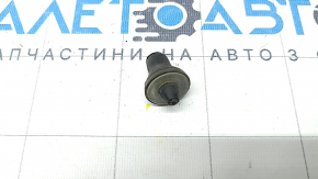 Отбойник двери багажника правый нижний Mazda CX-50 23-26